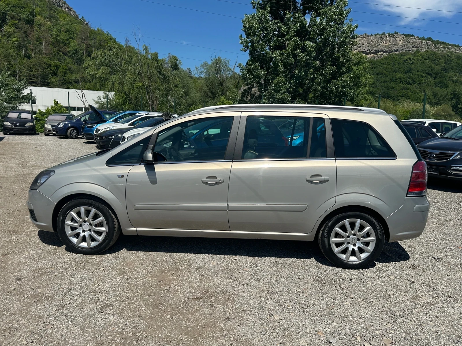 Opel Zafira 1.9CDTI-120к.с-7 МЕСТЕН-КОЖА, снимка 2 - Автомобили и джипове - 54605807