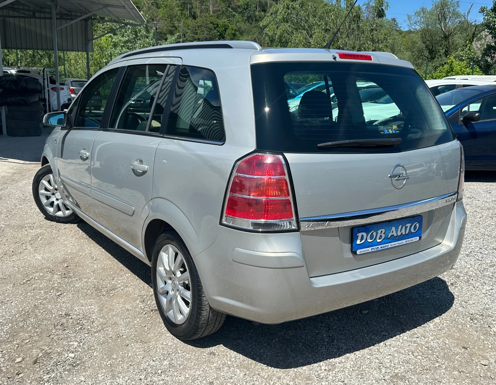 Opel Zafira 1.9CDTI-120к.с-7 МЕСТЕН-КОЖА, снимка 3 - Автомобили и джипове - 54605807