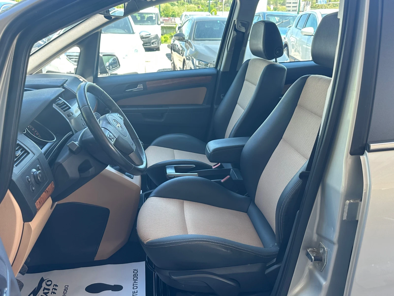 Opel Zafira 1.9CDTI-120к.с-7 МЕСТЕН-КОЖА, снимка 10 - Автомобили и джипове - 54605807