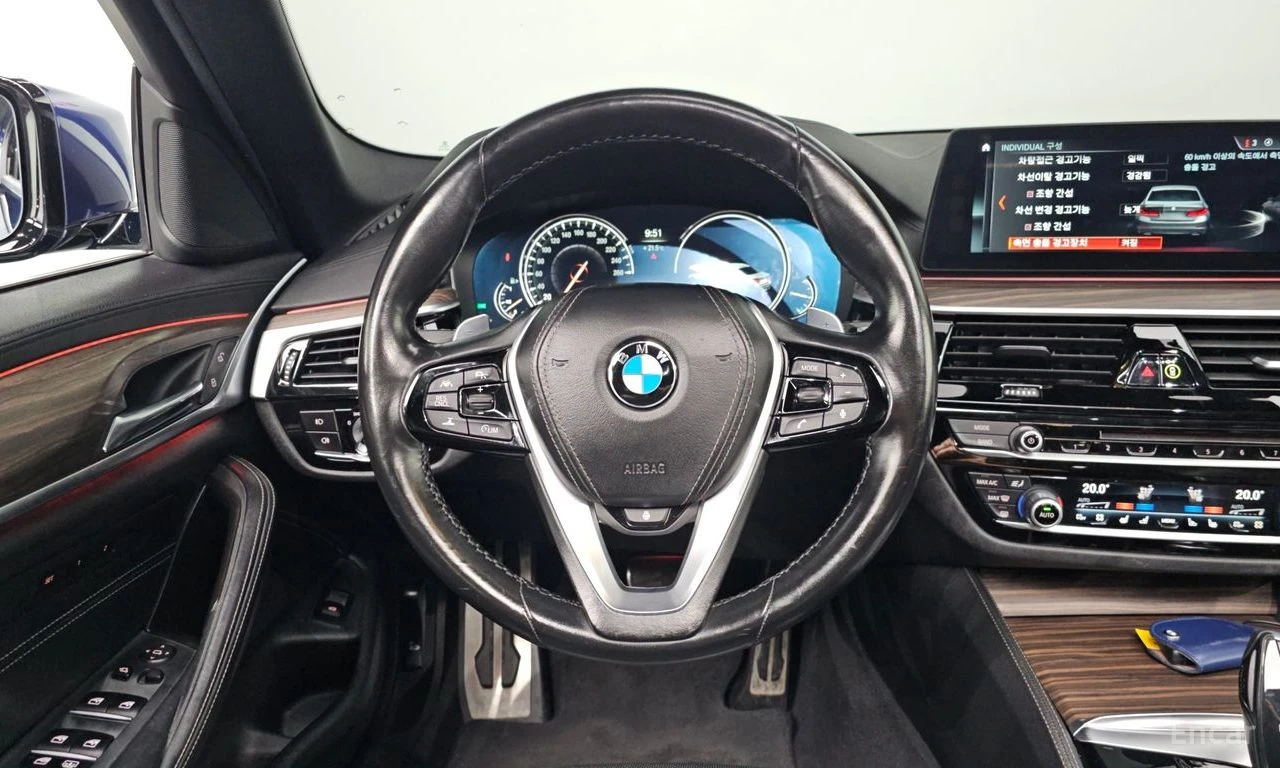BMW 530 i M-Sport* DISTRONIC* HEAD-UP* 360 CAM* ОБДУХВАНЕ*, снимка 11 - Автомобили и джипове - 54711493