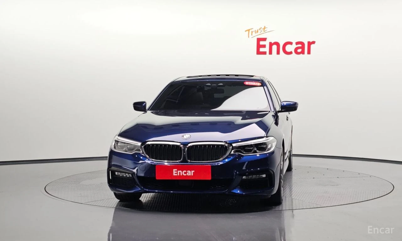 BMW 530 i M-Sport* DISTRONIC* HEAD-UP* 360 CAM* ОБДУХВАНЕ*, снимка 2 - Автомобили и джипове - 54711493