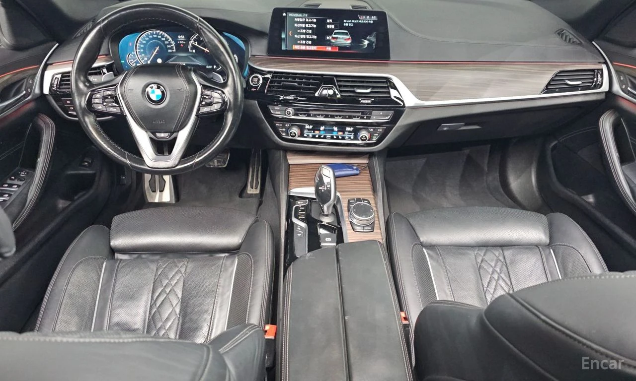 BMW 530 i M-Sport* DISTRONIC* HEAD-UP* 360 CAM* ОБДУХВАНЕ*, снимка 10 - Автомобили и джипове - 54711493