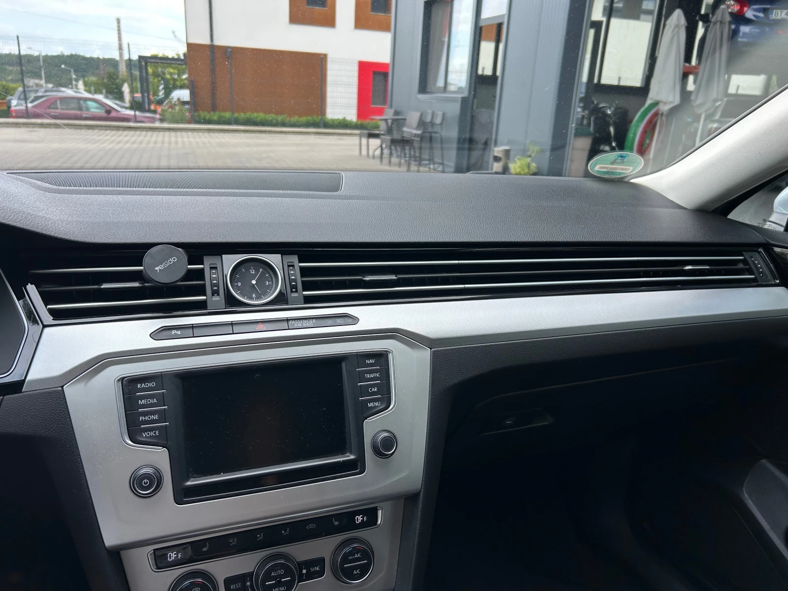 VW Passat, снимка 12 - Автомобили и джипове - 55403733