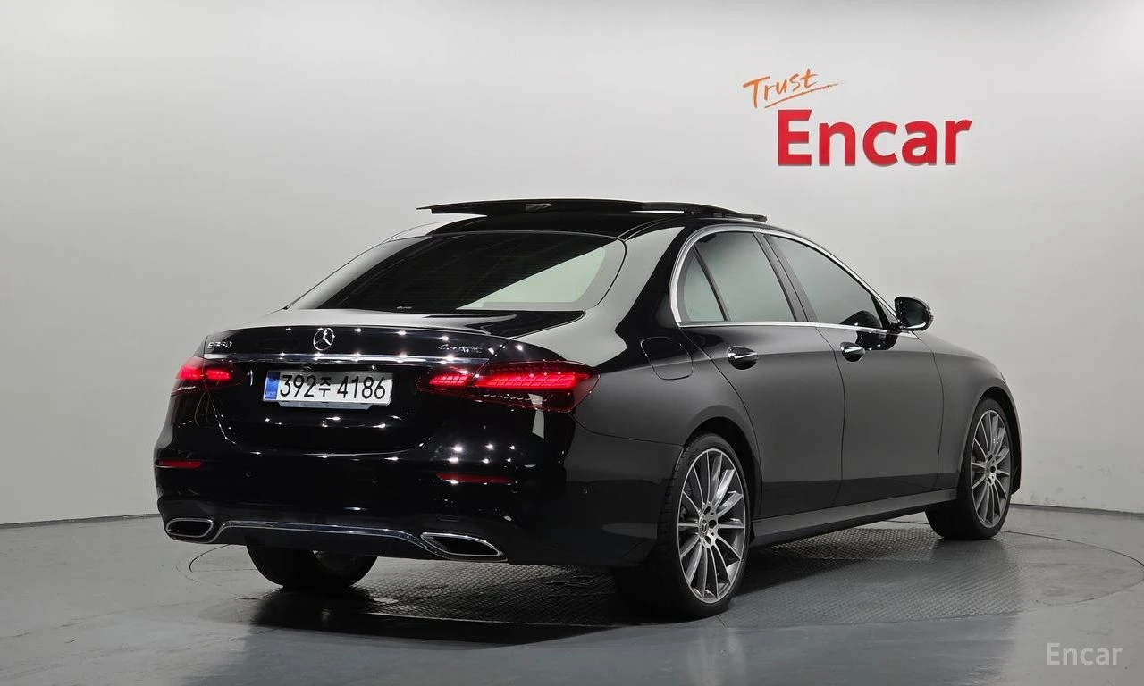 Mercedes-Benz E 350 AMG* LINE* 4MATIC* BURMESTER* ОБДУХВАНЕ* ДИСТРОНИК, снимка 2 - Автомобили и джипове - 55528822