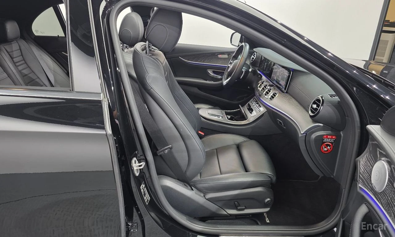 Mercedes-Benz E 350 AMG* LINE* 4MATIC* BURMESTER* ОБДУХВАНЕ* ДИСТРОНИК, снимка 14 - Автомобили и джипове - 55528822