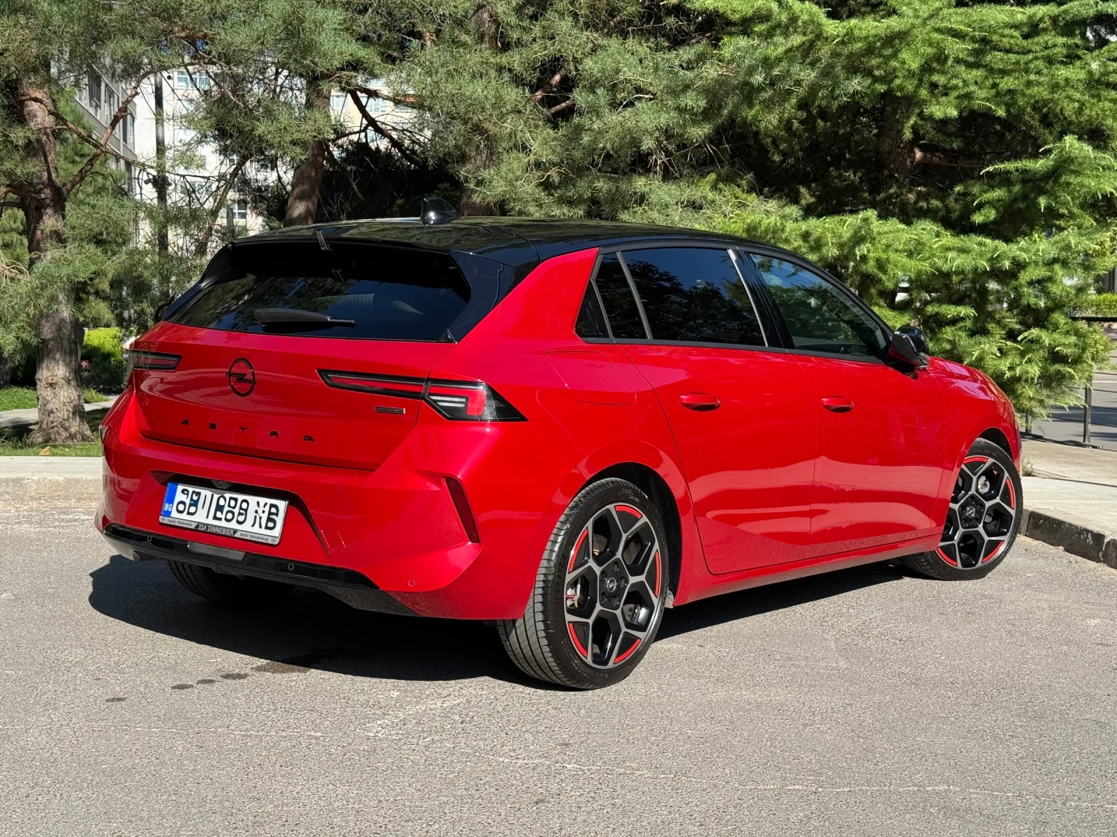 Opel Astra GS 1.6T PHEV MatrixLED/360 /HUD/AGR/7.4kW/Гаражен, снимка 2 - Автомобили и джипове - 55554770