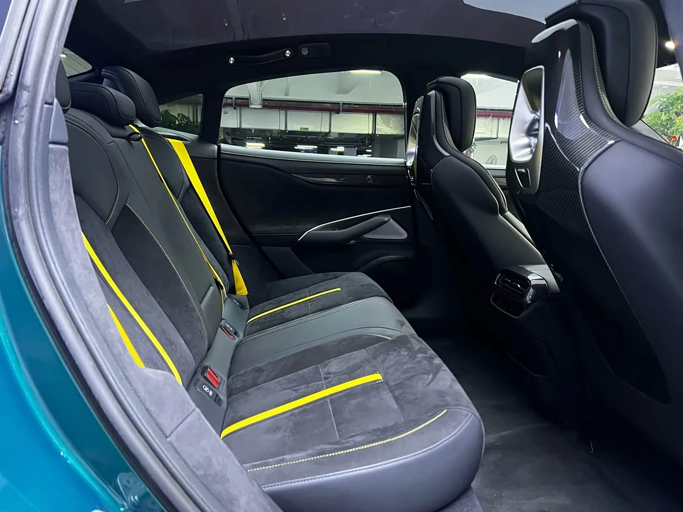 Xiaomi SU7 Ultra import.autoprime.bg, снимка 8 - Автомобили и джипове - 55700328
