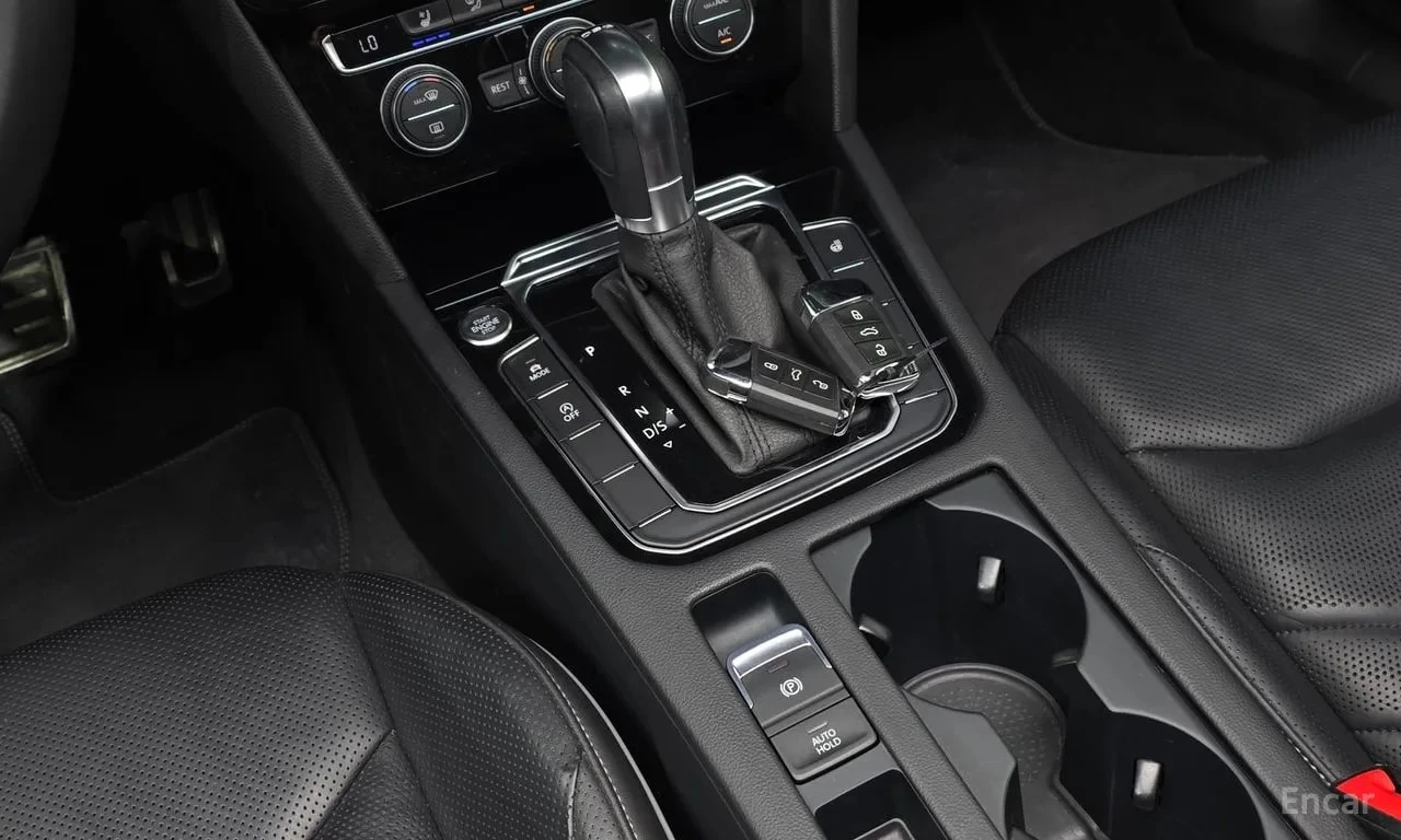 VW Arteon 2.0 TDI Prestige/ХЕДЪП/ПОДГРЕВ/ПАНОРАМА/ПАМЕТ, снимка 9 - Автомобили и джипове - 56134323