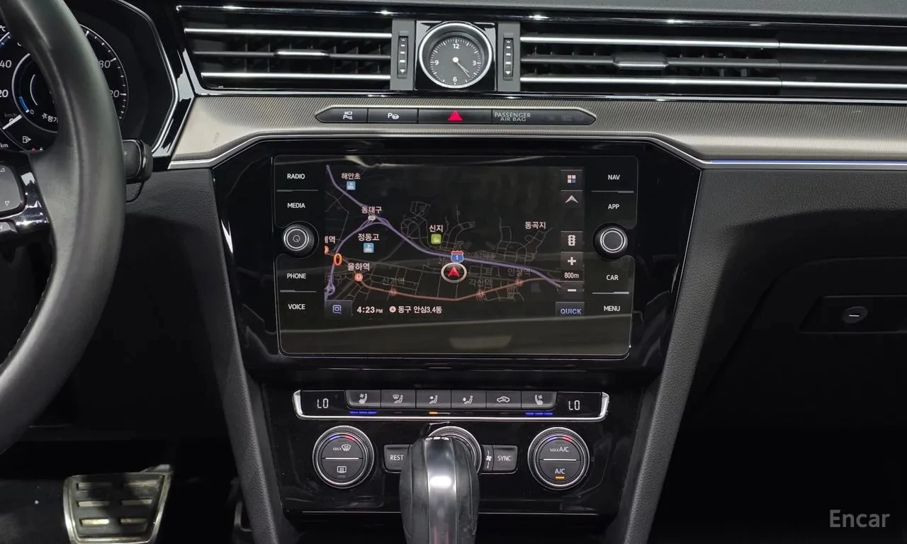 VW Arteon 2.0 TDI Prestige/ХЕДЪП/ПОДГРЕВ/ПАНОРАМА/ПАМЕТ, снимка 15 - Автомобили и джипове - 56134323