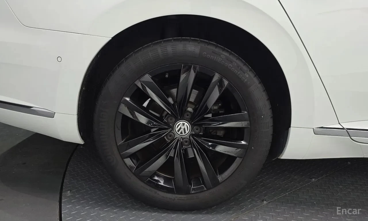VW Arteon 2.0 TDI Prestige/ХЕДЪП/ПОДГРЕВ/ПАНОРАМА/ПАМЕТ, снимка 5 - Автомобили и джипове - 56134323
