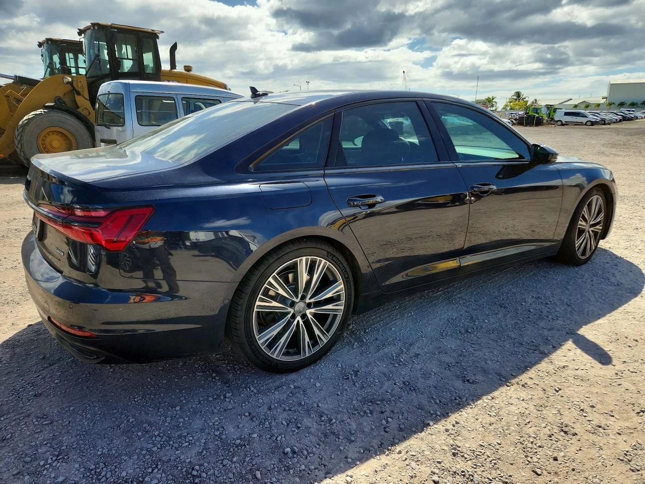 Audi A6 2.0l Premium Plus, снимка 3 - Автомобили и джипове - 56349985
