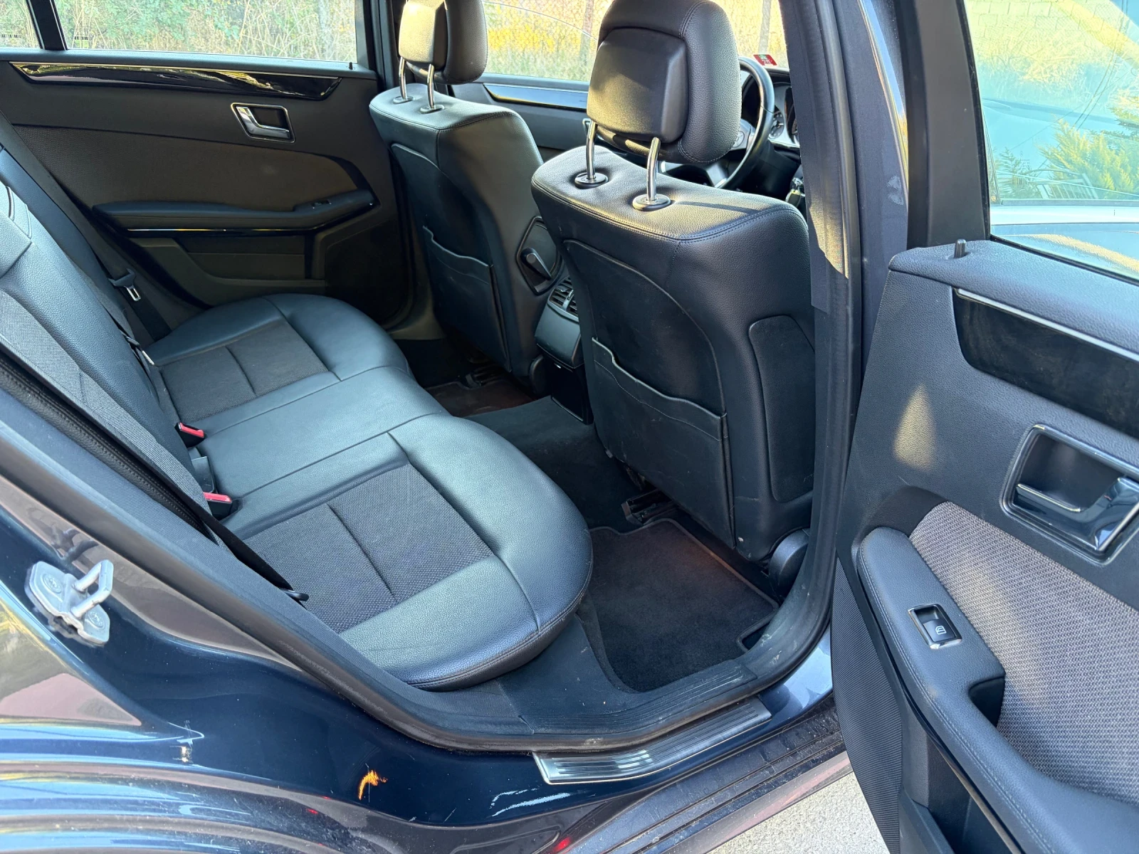 Mercedes-Benz E 200 Avantgarde!, снимка 11 - Автомобили и джипове - 56404173