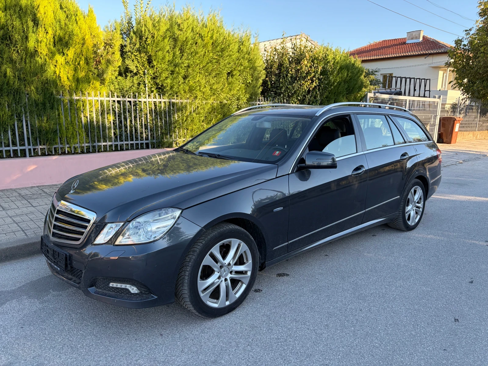 Mercedes-Benz E 200 Avantgarde!, снимка 3 - Автомобили и джипове - 56404173