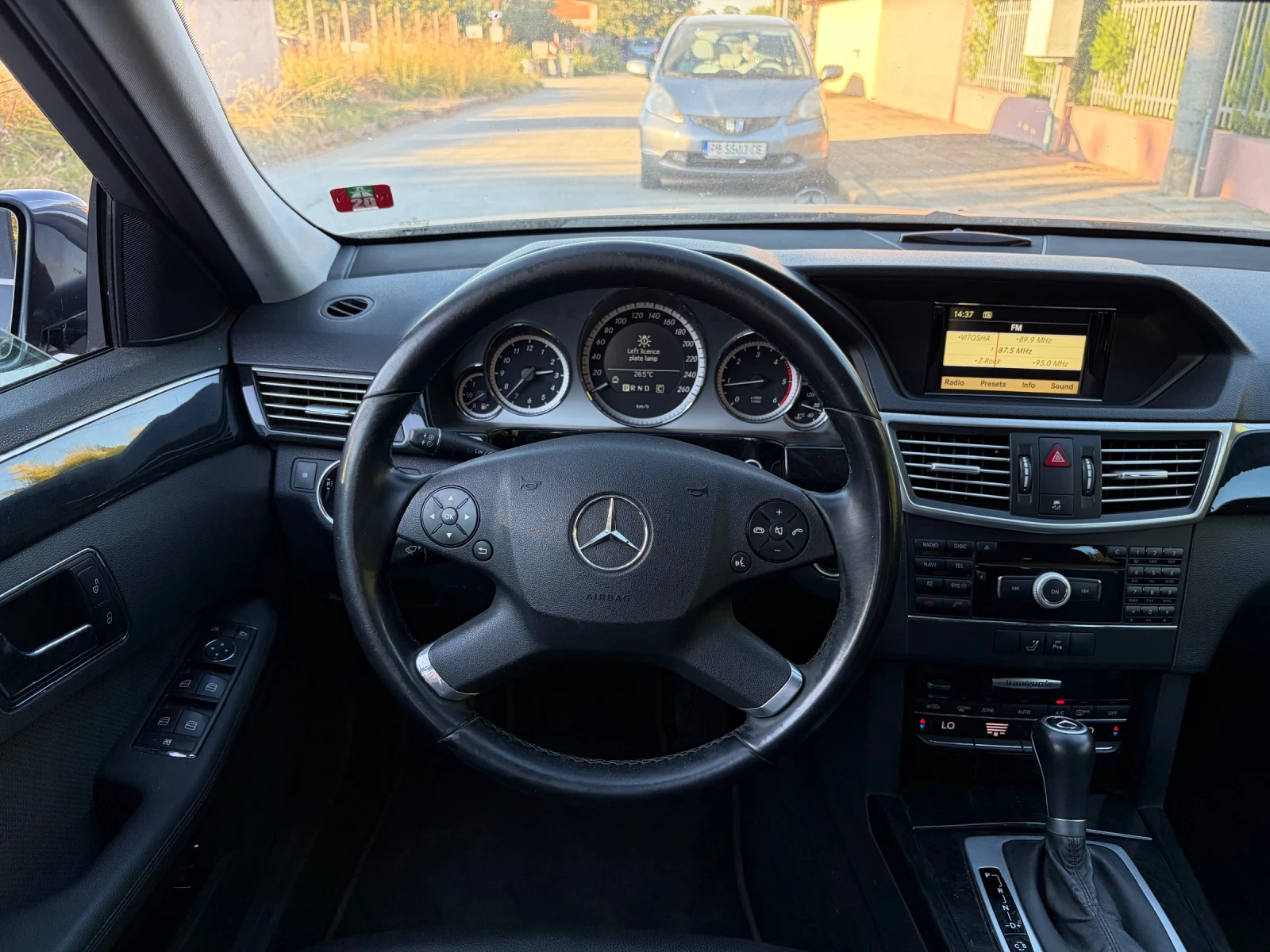Mercedes-Benz E 200 Avantgarde!, снимка 8 - Автомобили и джипове - 56404173