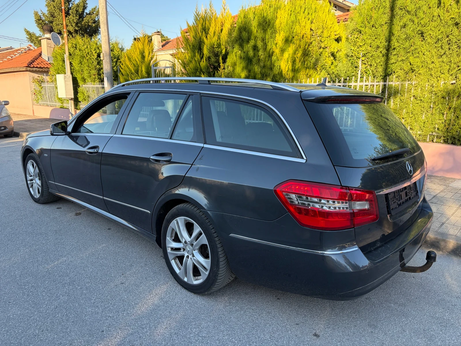 Mercedes-Benz E 200 Avantgarde!, снимка 4 - Автомобили и джипове - 56404173