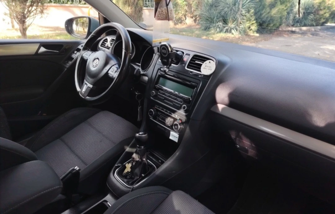 VW Golf 1.4клима гаражен , снимка 2 - Автомобили и джипове - 56591238