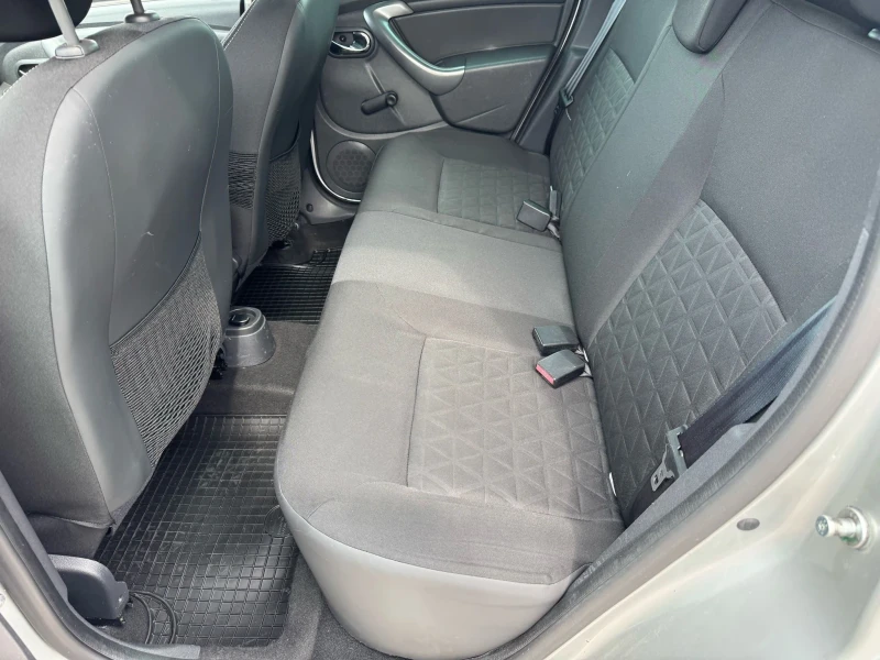 Dacia Duster 1.5 DCI , снимка 10 - Автомобили и джипове - 49688305