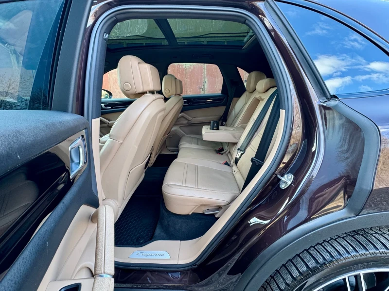 Porsche Cayenne 3.0, снимка 12 - Автомобили и джипове - 53535475