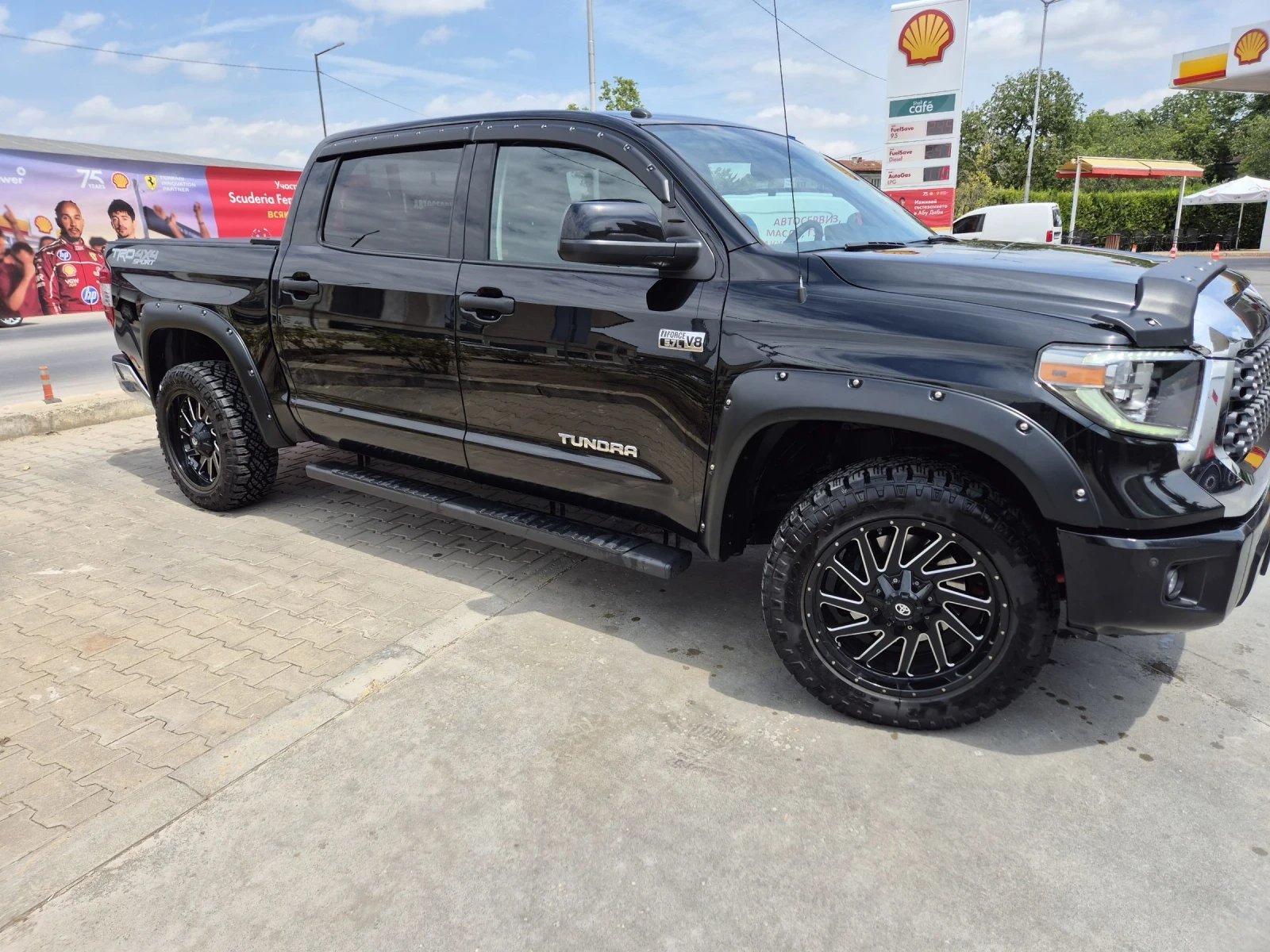 Toyota Tundra 5.7 V8 - изображение 3