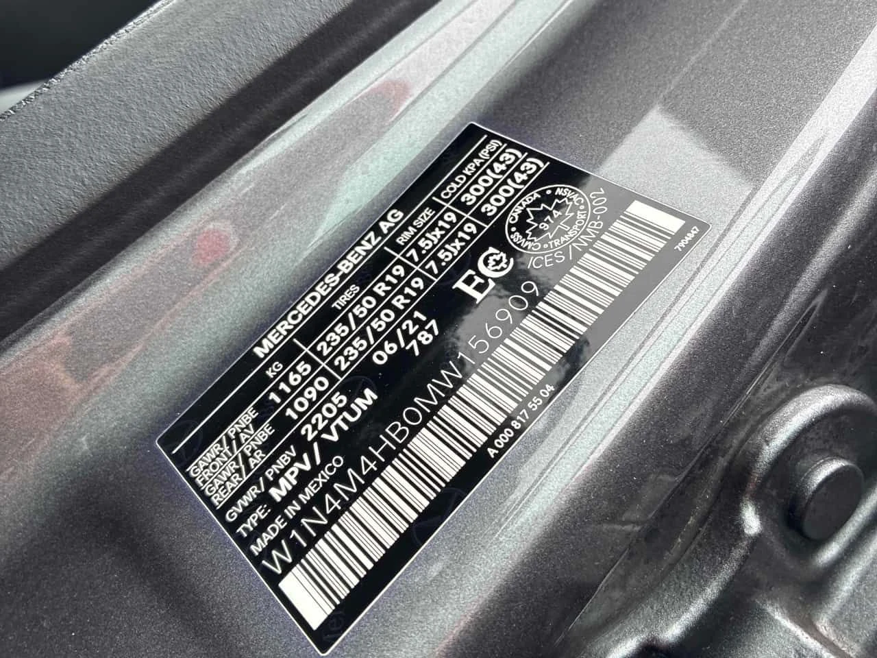 Mercedes-Benz GLB 250 4MATIC* DISTRONIC* PANORAMA* АМБИЕНТНО* , снимка 10 - Автомобили и джипове - 54221373