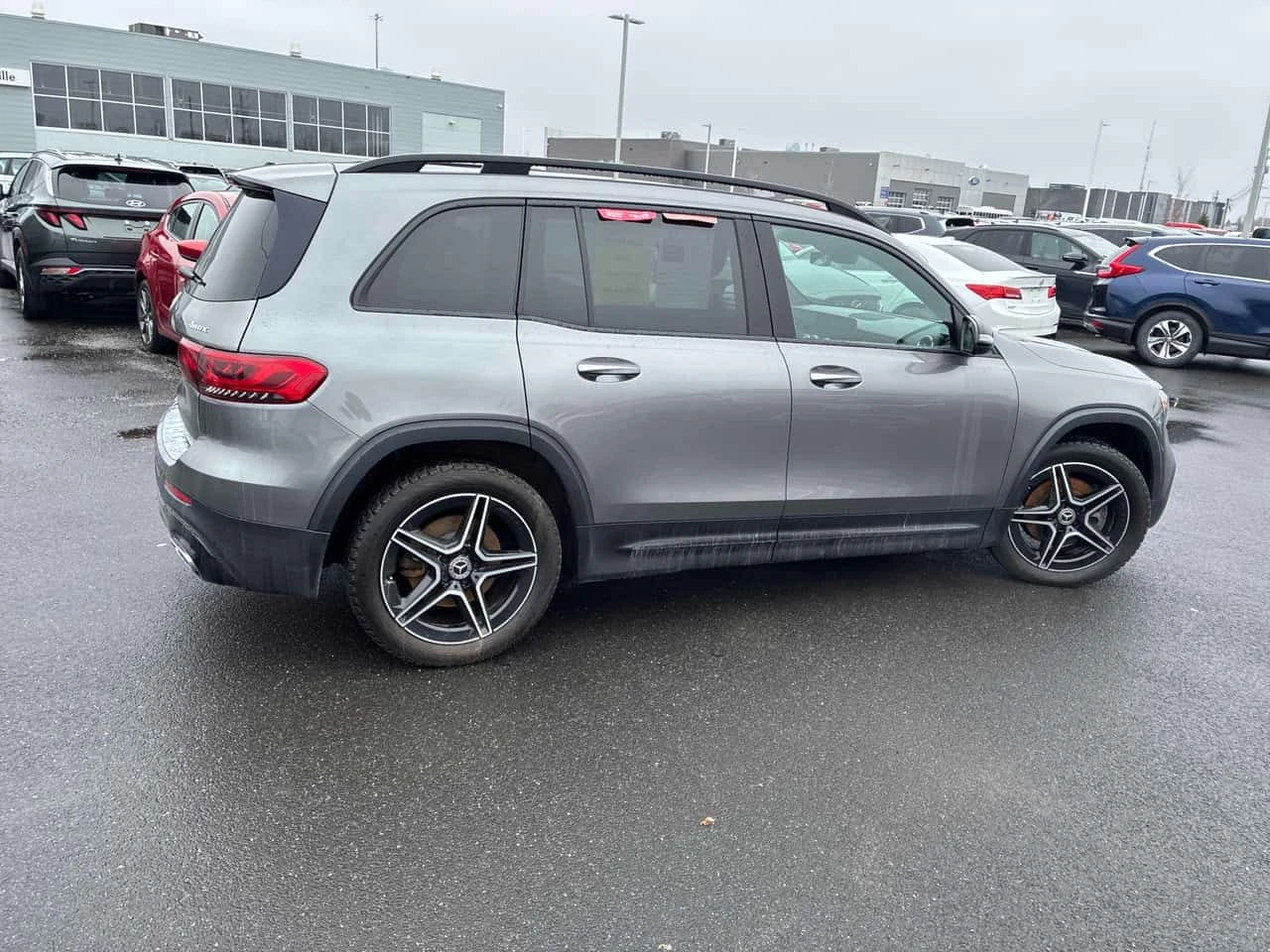 Mercedes-Benz GLB 250 4MATIC* DISTRONIC* PANORAMA* АМБИЕНТНО* , снимка 3 - Автомобили и джипове - 54221373