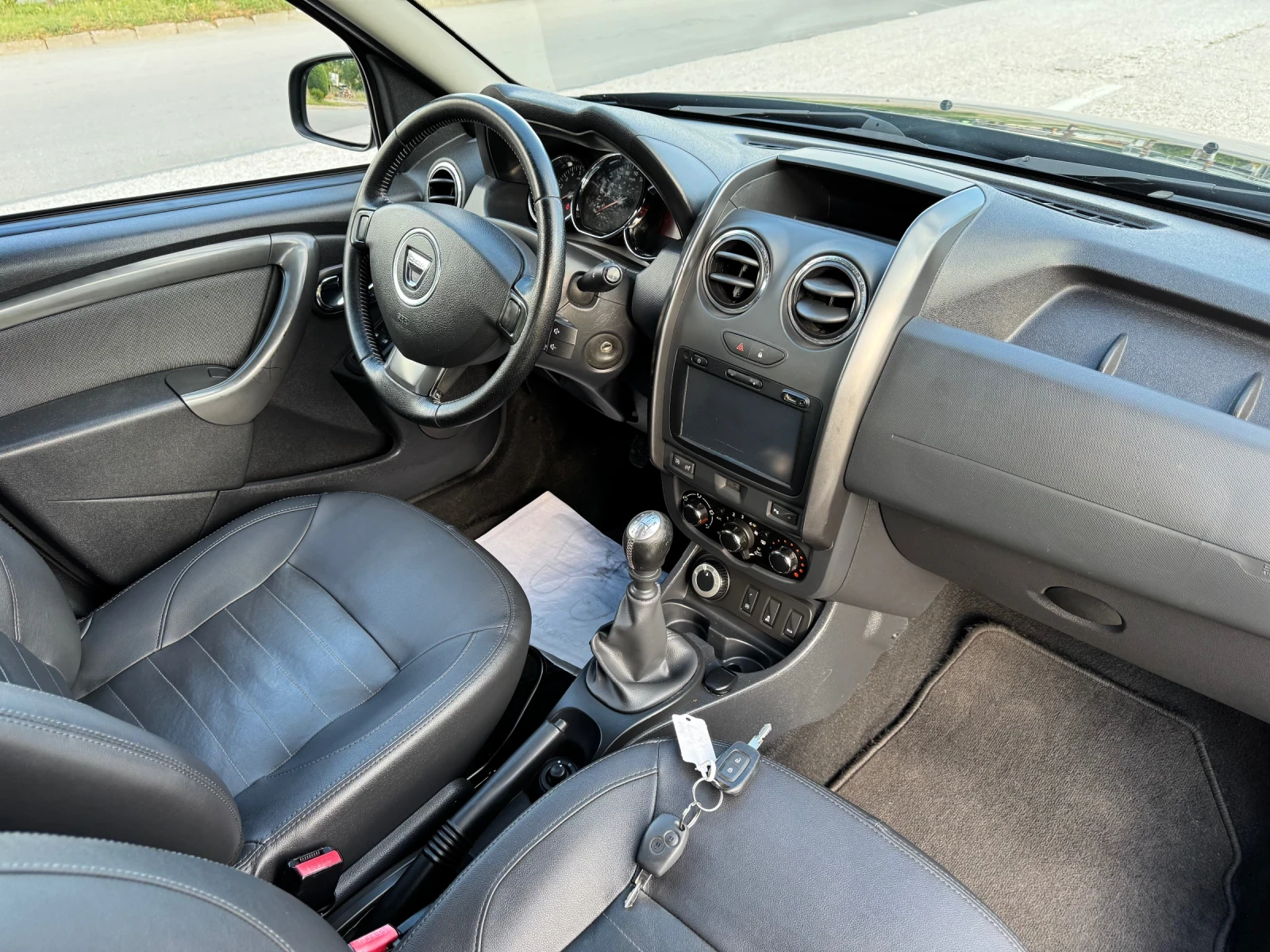 Dacia Duster 1.2 Turbo 4x4 Top, снимка 9 - Автомобили и джипове - 54783478