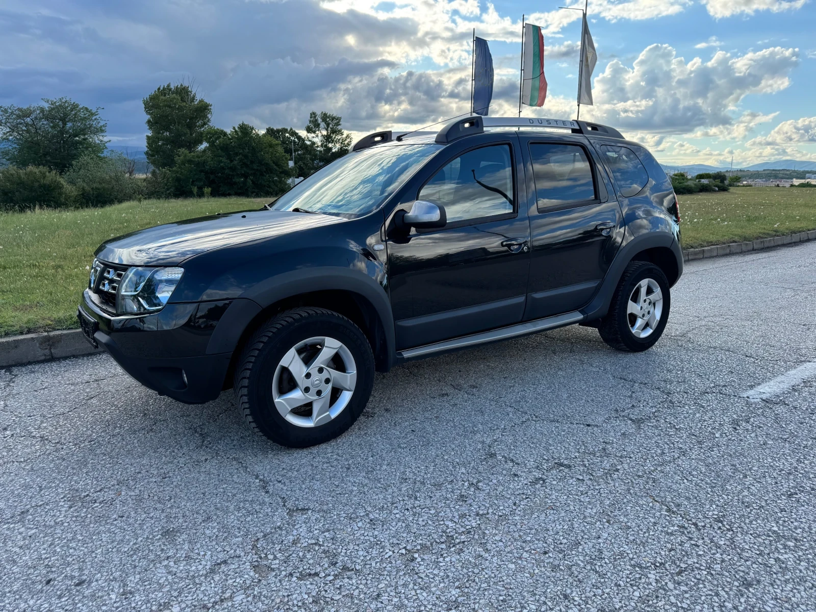 Dacia Duster 1.2 Turbo 4x4 Top, снимка 2 - Автомобили и джипове - 54783478