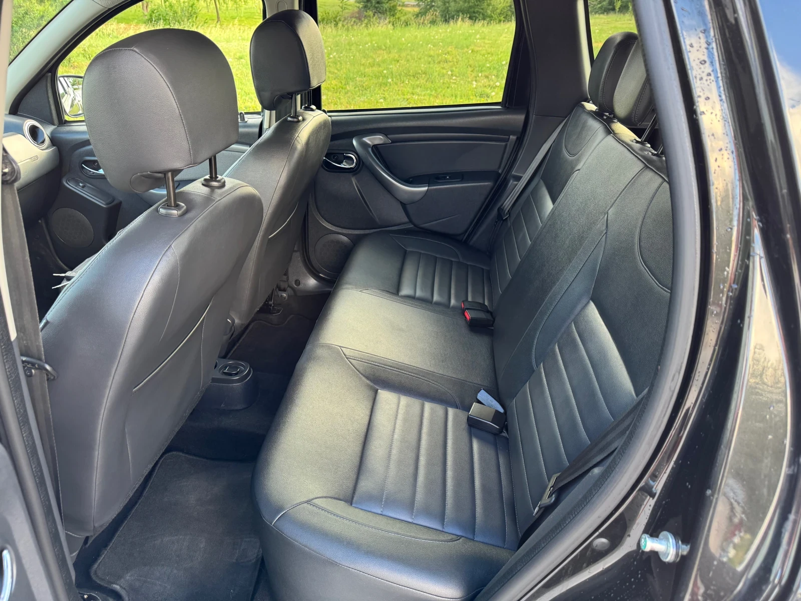 Dacia Duster 1.2 Turbo 4x4 Top, снимка 13 - Автомобили и джипове - 54783478