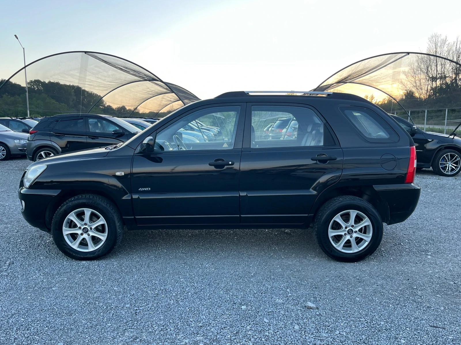 Kia Sportage 2.0 DRDI 4WD, снимка 3 - Автомобили и джипове - 54853474