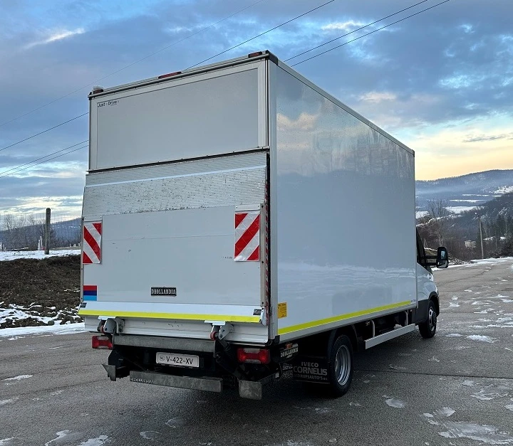 Iveco 35c15 3.0L* БОРД* КЛИМА* 4.50м* ДВ.ПАКЕТ РЕСОРИ* до3.5т, снимка 6 - Бусове и автобуси - 48448744