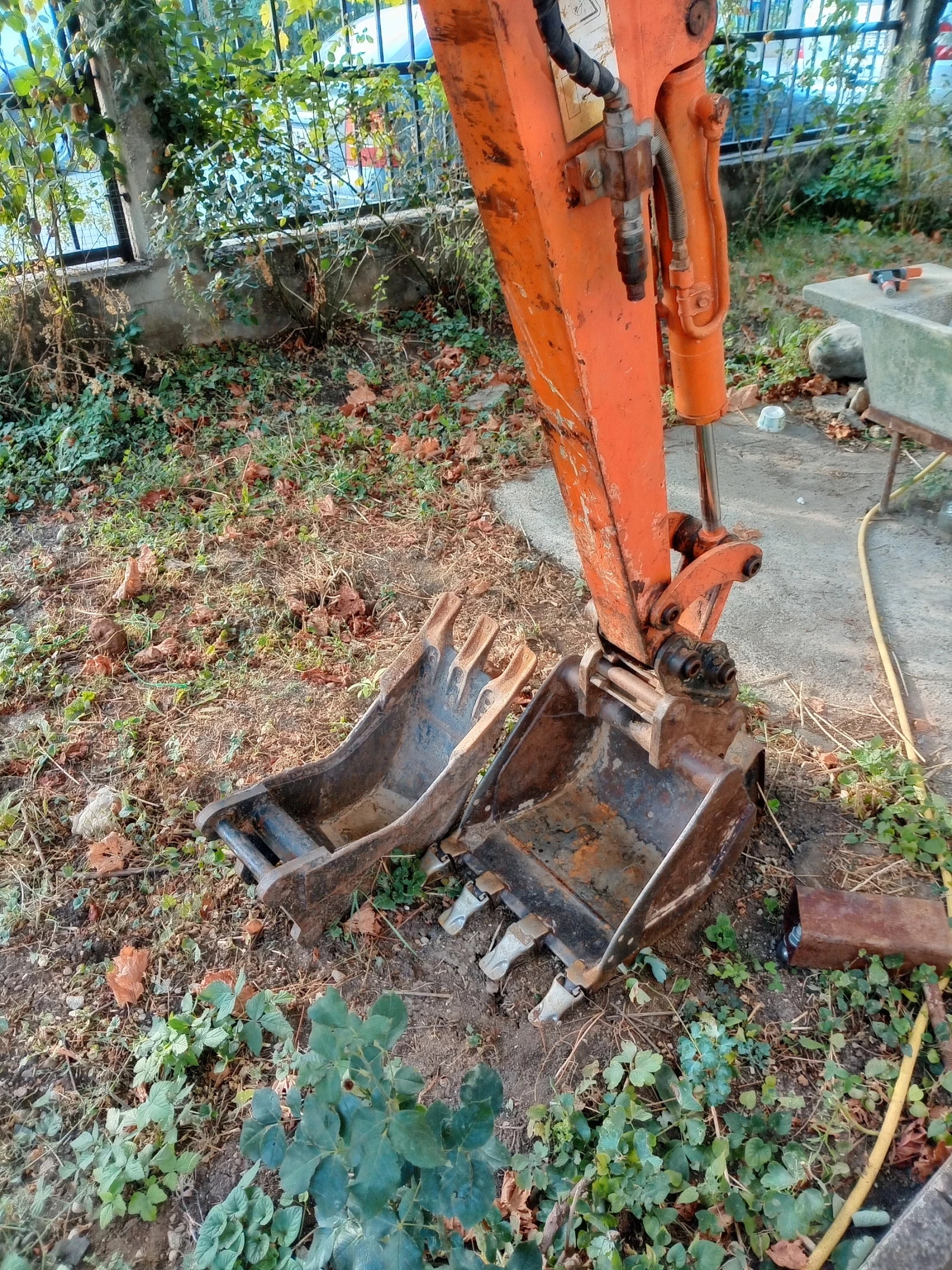 Багер Hitachi Zx18 -3 zaksis, снимка 5 - Индустриална техника - 55848394
