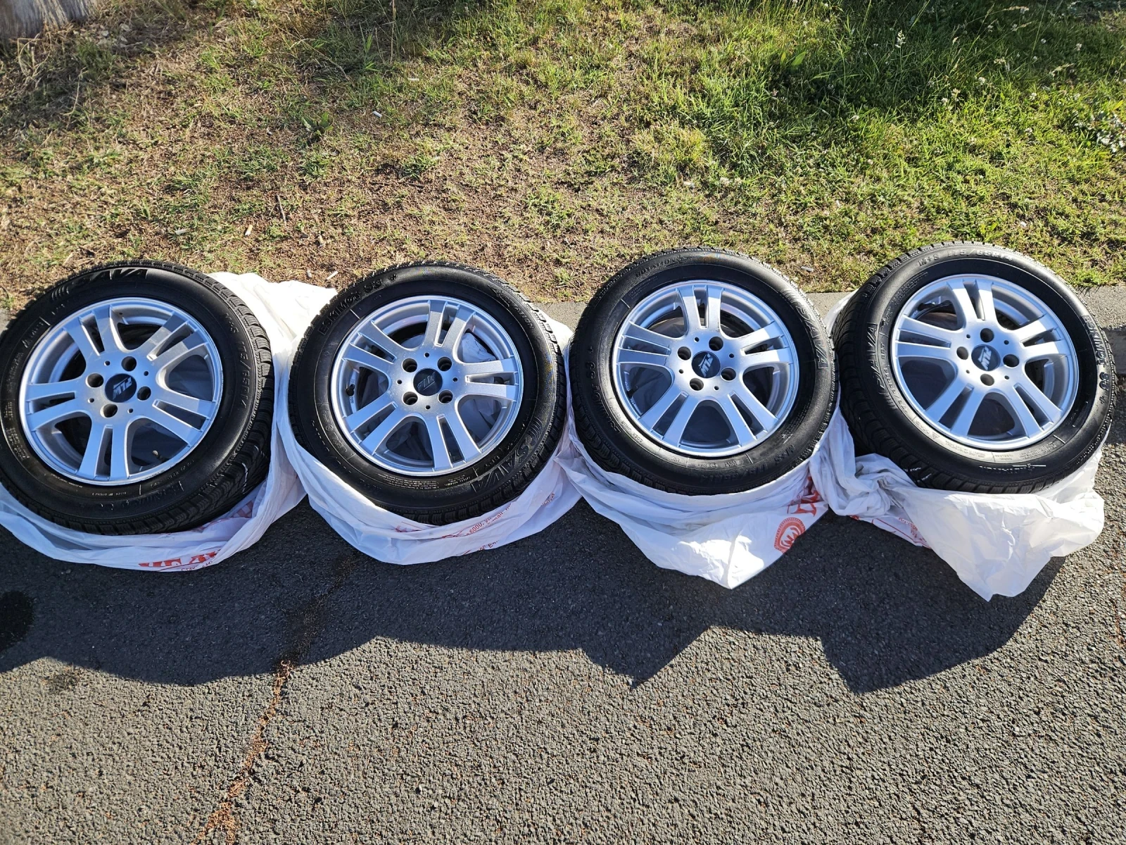 Гуми с джанти Sava 175/65R14