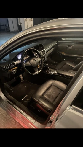 Mercedes-Benz E 220, снимка 9