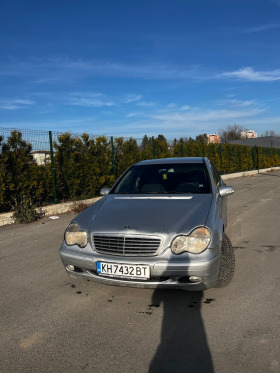 Mercedes-Benz C 200, снимка 2 - Автомобили и джипове - 45530430