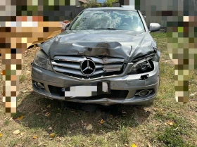 Mercedes-Benz C 220, снимка 2