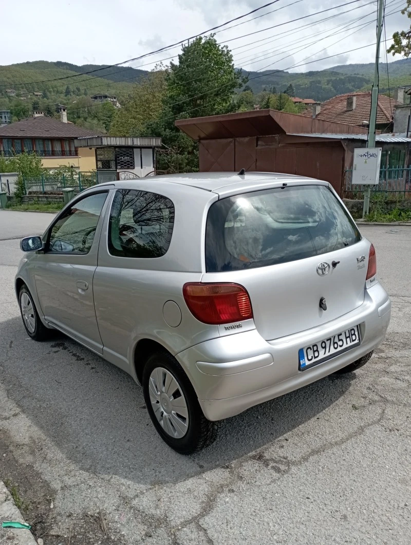 Toyota Yaris 1000, снимка 12 - Автомобили и джипове - 47824465