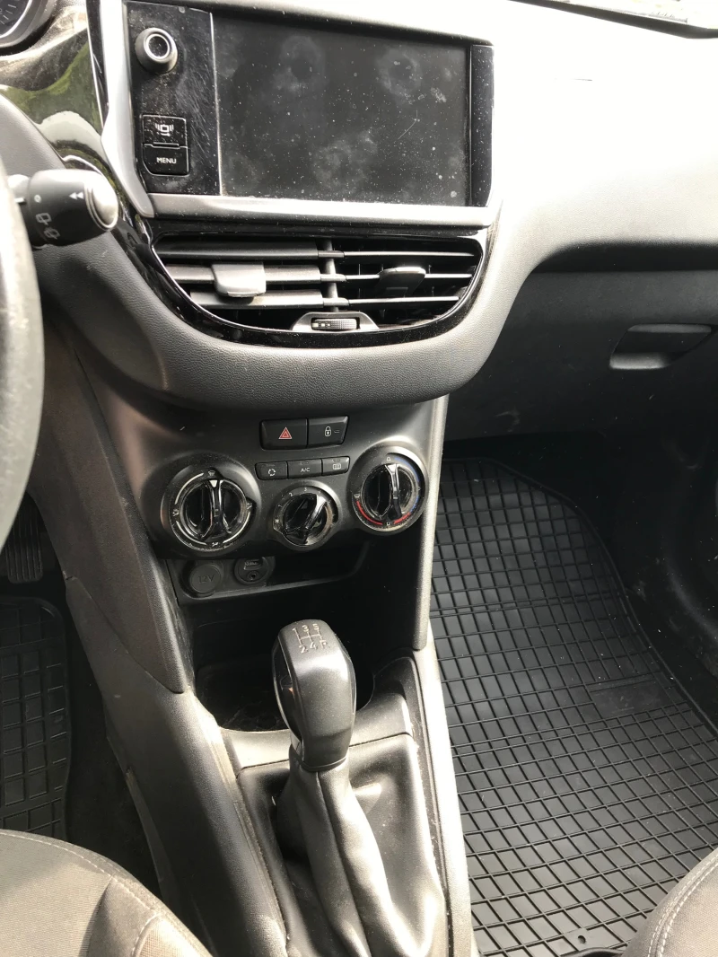 Peugeot 208 1, 2бен.Evro 5, снимка 10 - Автомобили и джипове - 47290622