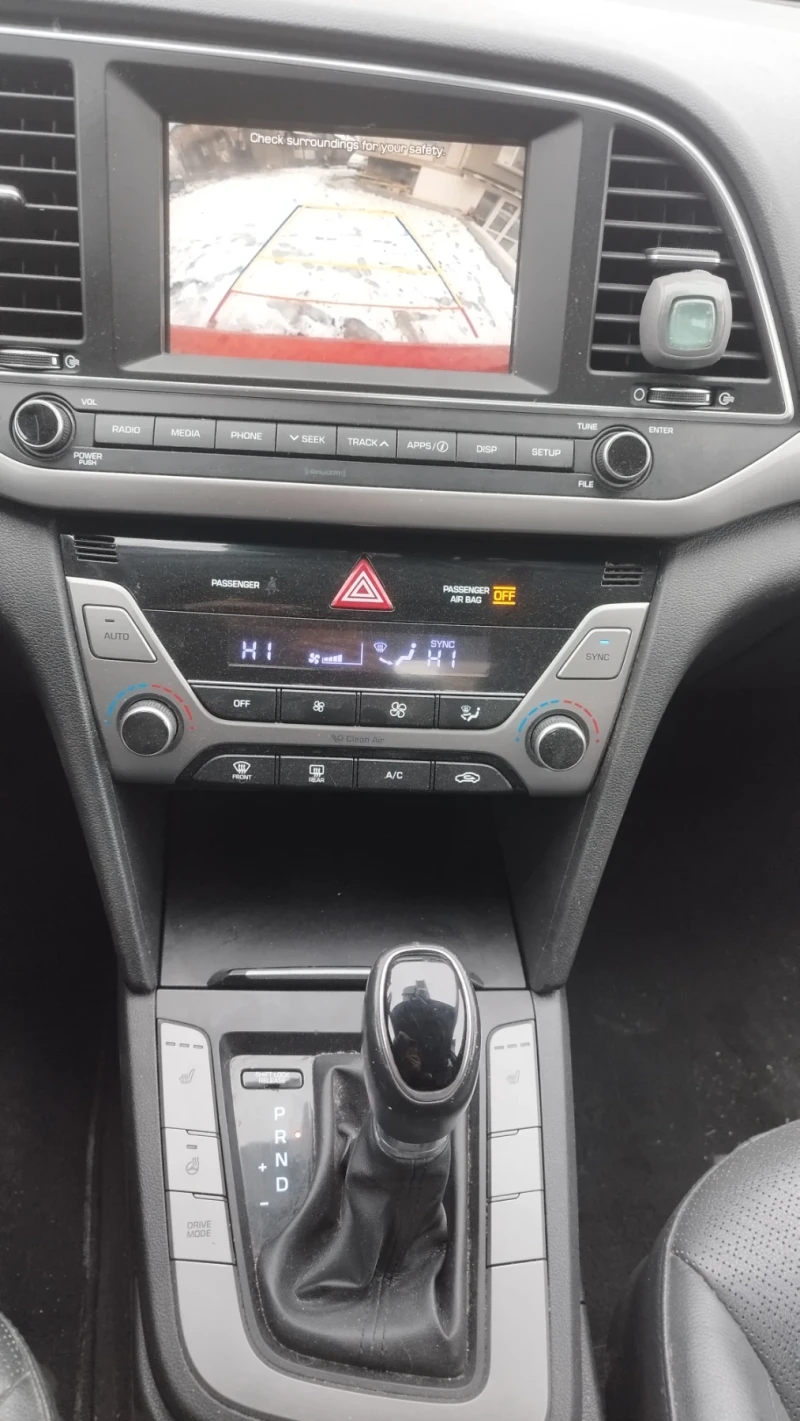 Hyundai Elantra 2.0 DOHC, снимка 11 - Автомобили и джипове - 48354990