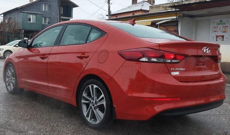 Hyundai Elantra 2.0 DOHC, снимка 4 - Автомобили и джипове - 48354990