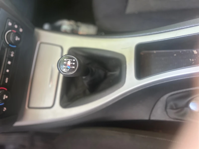 BMW 320, снимка 7 - Автомобили и джипове - 52426056