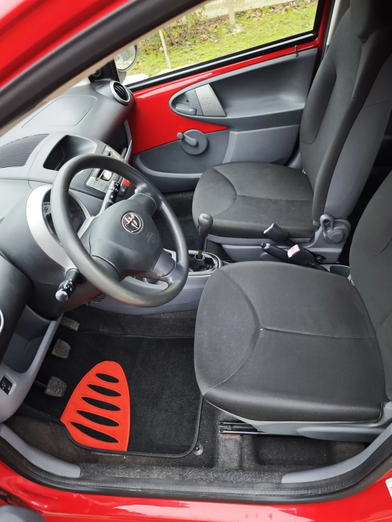 Toyota Aygo 1000, снимка 7 - Автомобили и джипове - 52840097