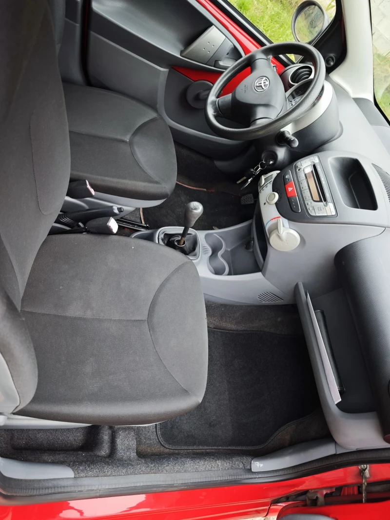 Toyota Aygo 1000, снимка 9 - Автомобили и джипове - 52840097