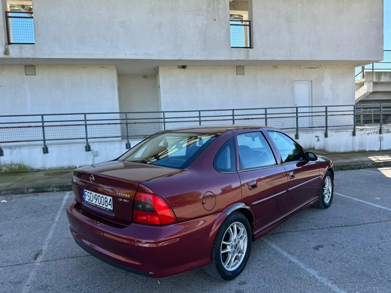 Opel Vectra 1.8i 125KC, снимка 2 - Автомобили и джипове - 53290813