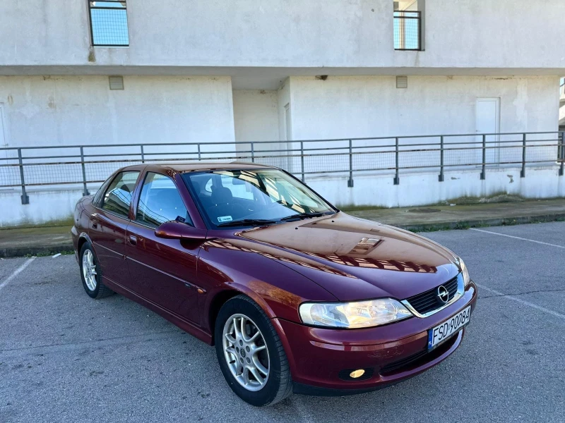 Opel Vectra 1.8i 125KC, снимка 5 - Автомобили и джипове - 53290813