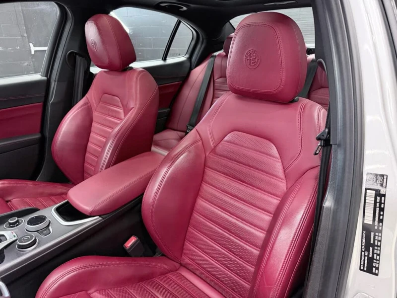 Alfa Romeo Giulia Ti Sport* CARFAX* АвтоКредит* (ЦЕНА ДО БГ), снимка 15 - Автомобили и джипове - 53244181