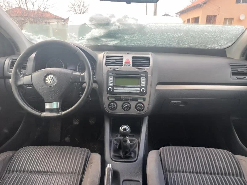 VW Golf 2.0 TDI, снимка 5 - Автомобили и джипове - 47236421