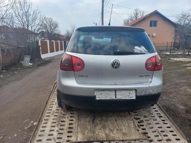 VW Golf 2.0 TDI, снимка 4 - Автомобили и джипове - 47236421