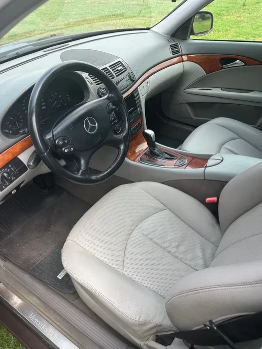 Mercedes-Benz E 200, снимка 3 - Автомобили и джипове - 54346730