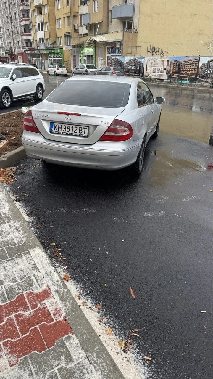 Mercedes-Benz CLK 270 cdi, снимка 4 - Автомобили и джипове - 56316205