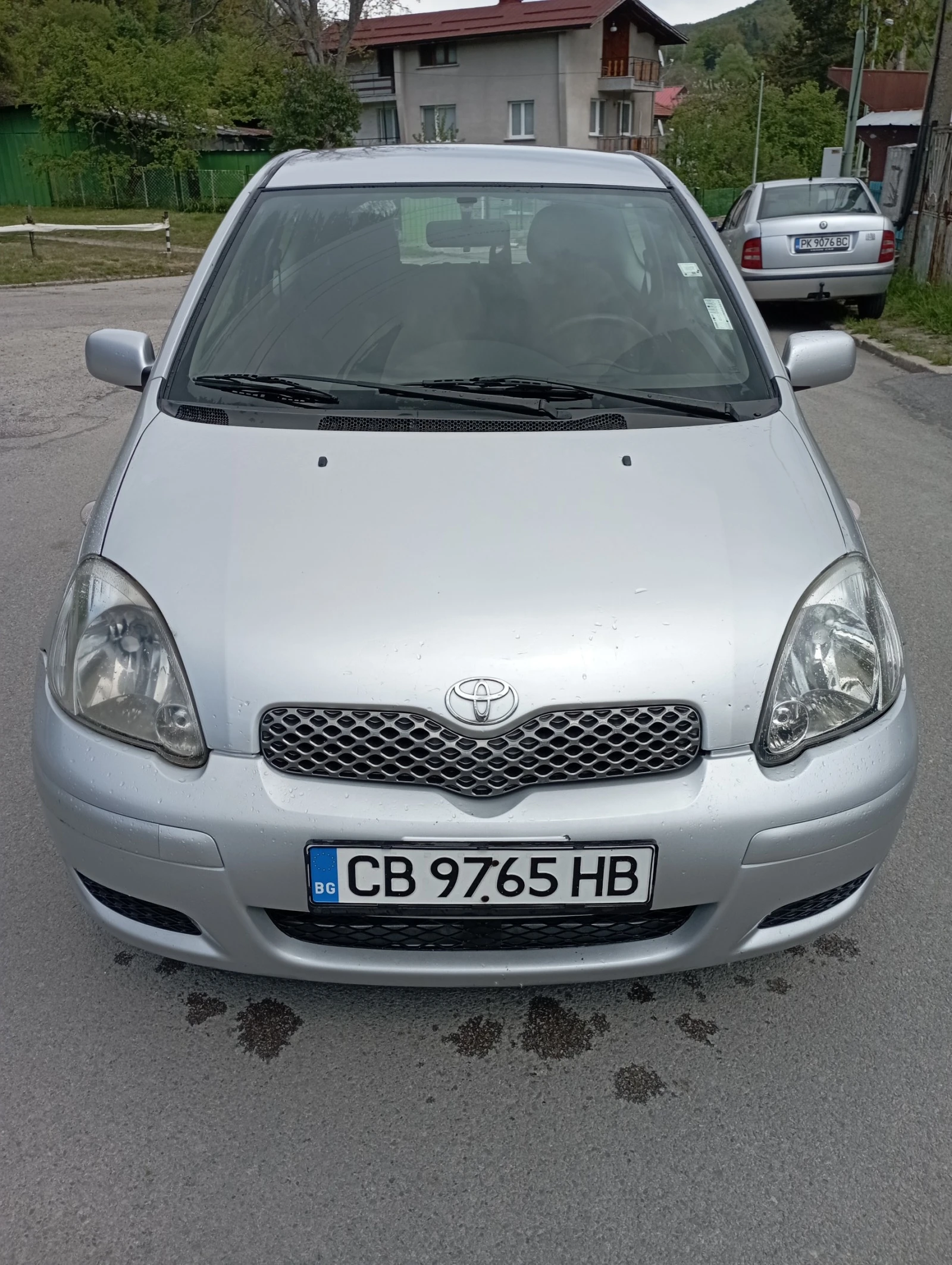 Toyota Yaris 1000 - изображение 5